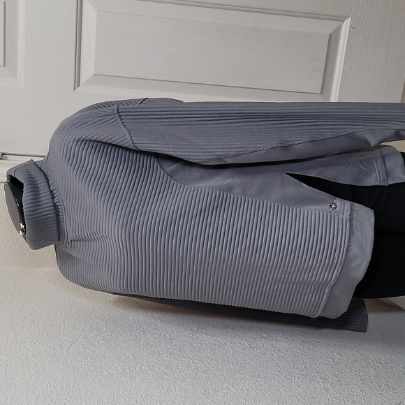 TAHARI SPORT Turtleneck Sweater - Picture 3 of 5